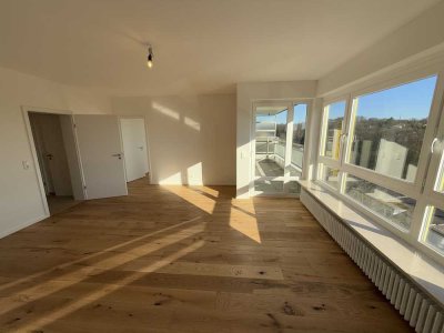 RESERVIERT / frisch sanierte 2,5-Raum-Wohnung mit tollem Weitblick im 5. OG, Aufzug / +Garage