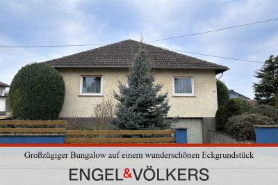 Großzügiger Bungalow auf einem wunderschönen Eckgrundstück