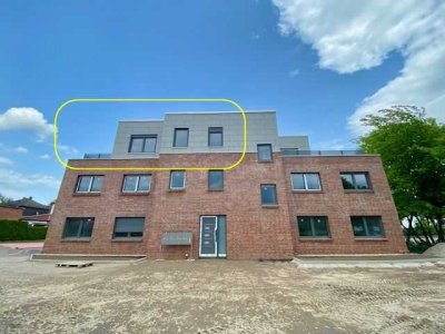 ERSTBEZUG / EINMALIG: Große, moderne 3-Raum-Wohnung mit riesiger Dachterrasse in ruhiger Lage