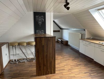 1-Zimmer Dachgeschosswohnung in Zöschlingsweiler