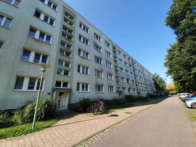 Helle 2-Zimmer-Wohnung mit Einbauküche und Süd-Balkon in ruhiger Lage Greifswalds