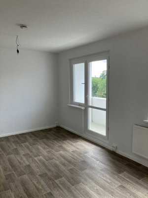 3 Zimmer mit Dusche ab sofort