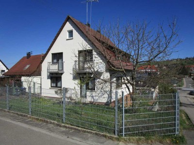 Birkenfeld-Gräfenhausen, zauberhaftes EFH mit 127,32 m² Wfl., schönem Grundstück und Garage