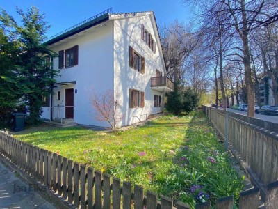 Beste Lage am Hirschgarten: Traumobjekt mit Sanierungsbedarf im Bieterverfahren