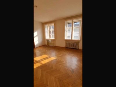 5 rooms „Altbau“ WG Erstbezug, 2 Bäder, High Speed WLAN, all inclusive