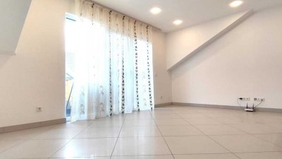 Philippsburg - wie Neuwertig, Etagenwohnung mit Balkon in zentraler Lage!