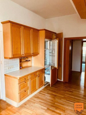 Großzügige 3-Zimmer-Wohnung in Linz, gepflegt, mit Einbauküche, Lift!