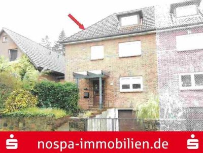 Im Rahmen der Zwangsversteigerung! Doppelhaushälfte mit 4 Zimmern auf zwei Ebenen.