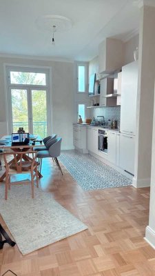 Designerwohnung in saniertem Altbau - großzügig, lichtdurchflutet, freier Blick