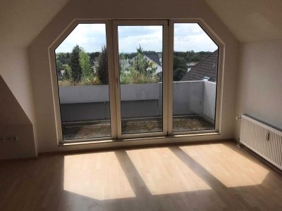 Appartement/ 1-Zimmer DG-Wohnung mit Balkon in Solingen-Merscheid