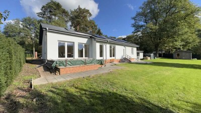 Energieeffizienzhaus mit Garage und Gartenhaus