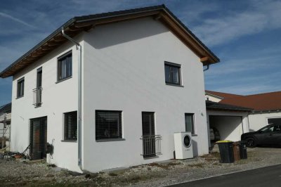 Einfamilienhaus mit Einliegerwohnung in Niederrieden