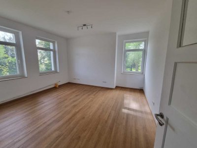 Helle 4-Zimmer-Wohnung mit Blick in den Wald
