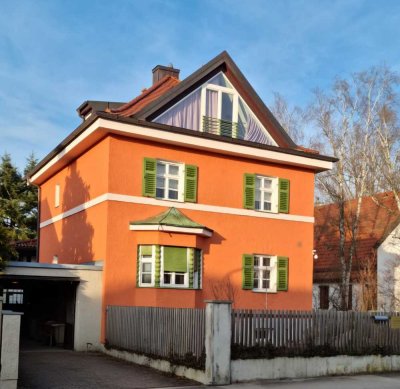 Seltene Rarität: Großes Grundstück mit Haupthaus und japanischem Teehaus in München