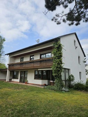 Architekten Einfamilienhaus auf großem Grundstück!