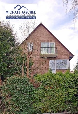 Ideal für Handwerker! Tolle 2-Zi.-DG-Whg. in HH-Berne mit Balkon und Einzelgarage