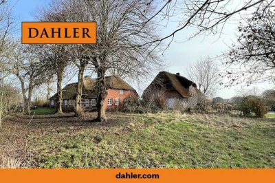 Modernisierungsbedürftiges historisches Friesenhaus unter Reet auf attraktivem Grdst. (Insel Föhr)
