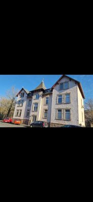 Sanierungsbedürftige Eigentumswohnung mit Garage