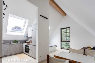 Selten-super-schönes Appartement! Hohe Räume! Parkett! Einbauküche! Spickel!