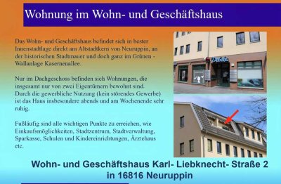 Sehr gepflegte 5 Zimmerwohnung mit Balkon, Fahrstuhl, 2 Bädern, Parkett, 2 PKW Stellplätze