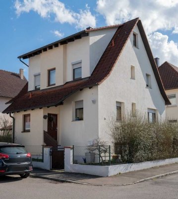Provisionsfrei* Freistehendes Ein-/Zweifamilienhaus mit Doppelgarage - bezugsfrei