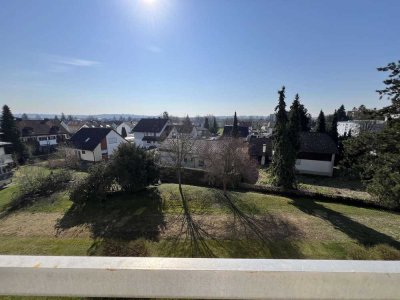Citynah & entspannt: 3,5-Zimmer-Wohnung mit Aussicht und Tiefgarage