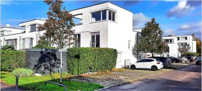 Modernes Reiheneckhaus mit schöner Terrasse, Garten & Garage - "Im Raiser" in Stuttgart-Zuffenhausen