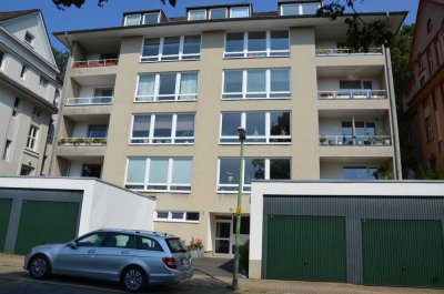 Helle, teilmöblierte Dachgeschoss-Wohnung in 45147 Essen-Holsterhausen