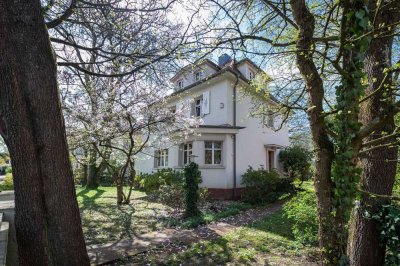 Klassisch elegante Villa in Bestlage