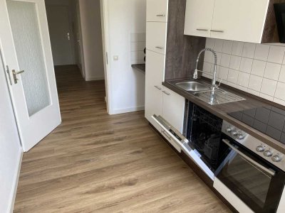 Große helle 5-Zimmer-Wohnung mit 2 Balkonen und mit EBK in Stuttgart nahe Hbf