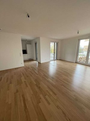 Willkommen auf dem Rodelberg: Moderne 3-Zimmer-Wohnung mit Einbauküche & Balkon/Loggia