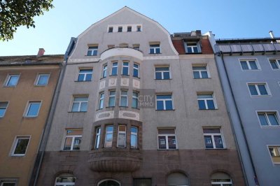 Lichtdurchflutete Altbauwohnung mit Küchenzeile und  Balkon in Schoppershof