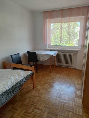 Vermiete 1 Zimmer in einer 3er Männer Wohngemeinschaft Frankfurt Goldstein
