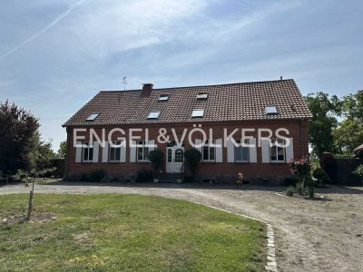 Traumhaftes Landhaus mit eigener kleinen Reithalle und Pferdehaltung – Idyllisches Anwesen für Re...
