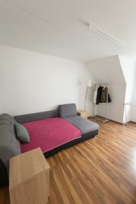 Charmante Dachgeschosohnung 2 Zimmer  in gepflegter Wohnanlage mit großem Gemeinschaftsgarten
