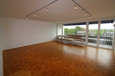 Stilvolle, vollst. renovierte 3,5-Zimmer-Wohnung mit lux. Innenausstattung mit EBK