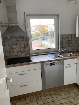 2 Zimmer in Maudach: Helle Wohnung mit Tiefgarage