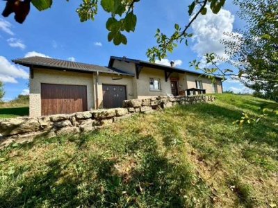 FRANKREICH - Einfamilienhaus auf riesigem Grundstück in Flastroff (F)