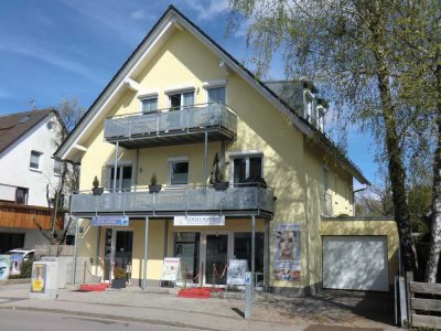 Bezaubernde, helle 3 Zi.-Whg. mit großem Westbalkon in guter zentraler Lage.