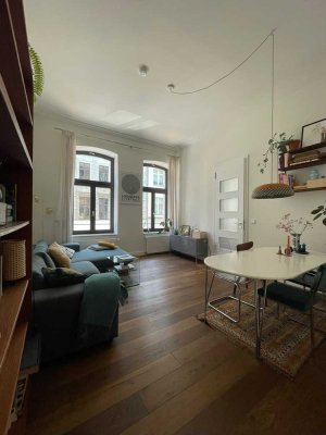 Renovierte & zentrale 3-Zimmer-Altbauwohnung mit Balkon