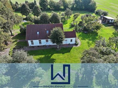 Mehrgenerationshaus mit großem Grundstück in ruhiger Alleinlage.