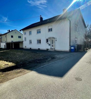 Geräumiges, preiswertes 9-Raum-Mehrfamilienhaus in Ampfing