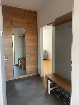 Moderne Wohnung mit Balkon und Tiefgarage