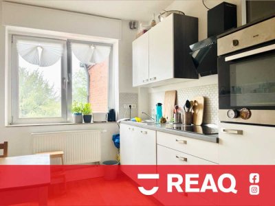 Ideal aufgeteilte und WG geeignete Wohnung mit Einbauküche !