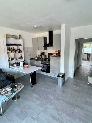 Erstbezug nach Sanierung: freundliche 2-Zimmer-Wohnung mit Einbauküche und Balkon in Jülich