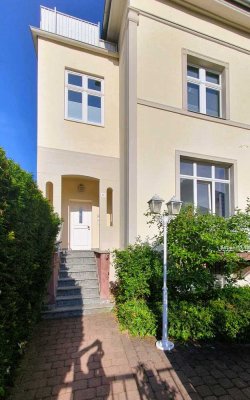 Schönes möbliertes Apartment mit 2 Balkonen und PKW-Stellplatz inmitten von Wiesbaden Bahnhofsnah