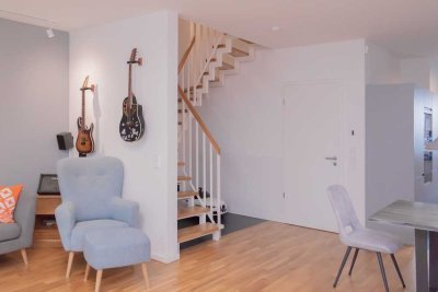 Neuwertige 6-Zimmer-Reihenhaus mit Einbauküche, Garten, Stellplatz