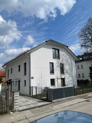 Moderne, hochwertige  Doppelhaushälfte mit sonnigem Garten und Süd-Terrasse