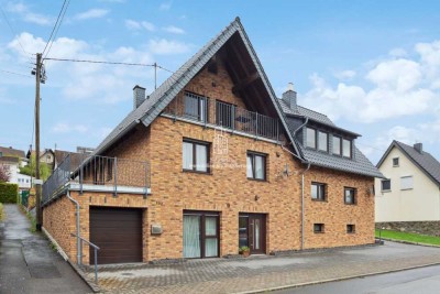 Leerstehendes neuwertiges Mehrfamilienhaus mit 5 Wohneinheiten