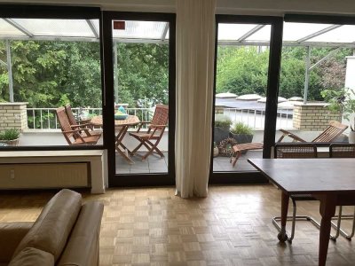 Geschmackvolle, gepflegte 2-Raum-Wohnung mit Balkon in Düsseldorf